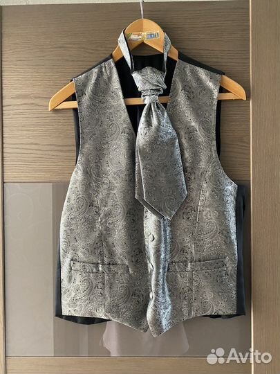 Жилетка мужская новая