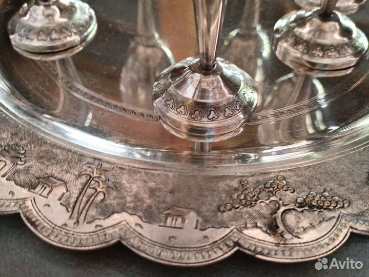 Рюмки на подносе серебро