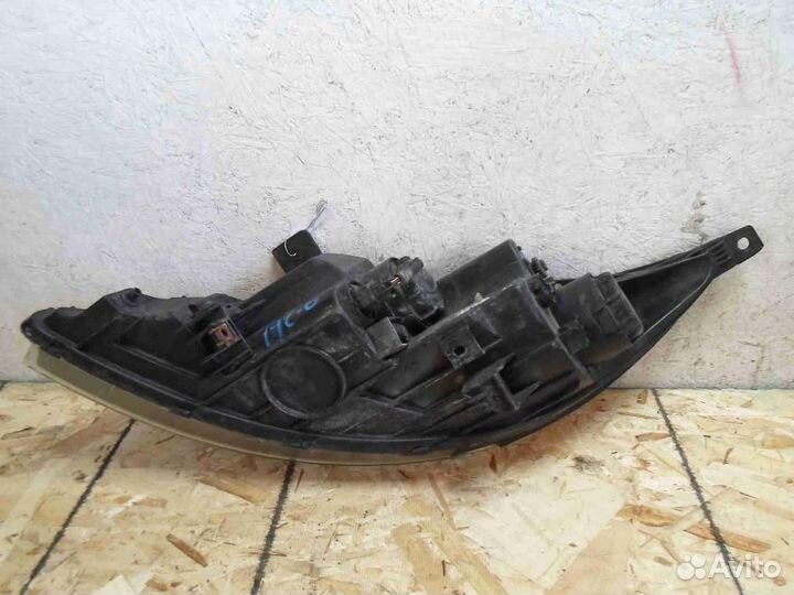 Фара правая Kia Sportage