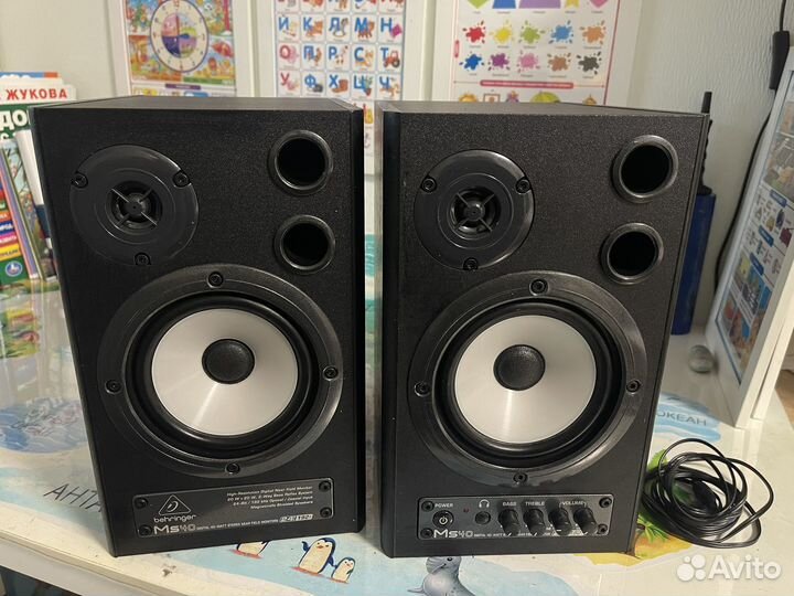 Студийные мониторы Behringer MS40
