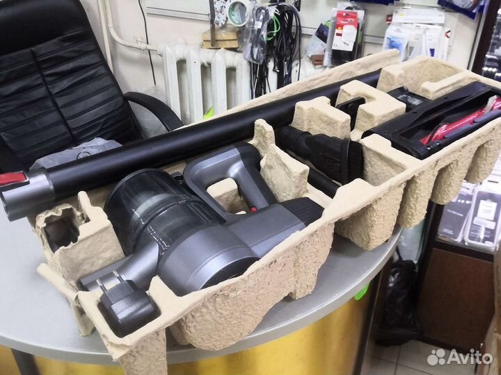 Пылесос starwind SCH9951