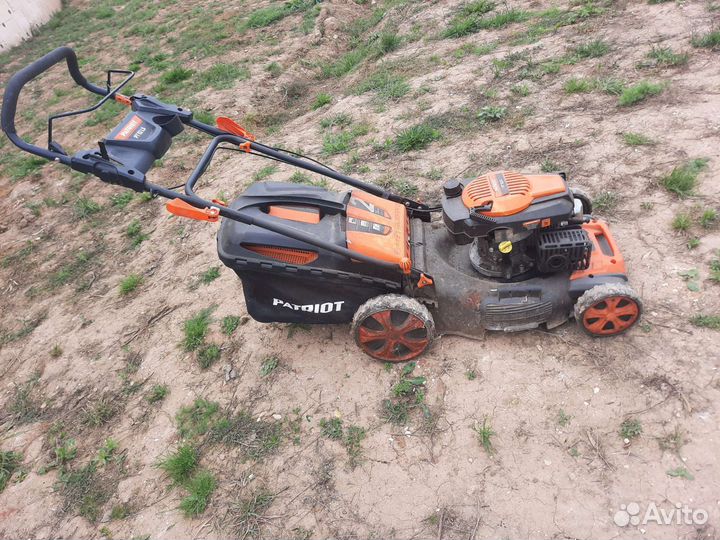 Газонокосилка бензиновая самоходная бу