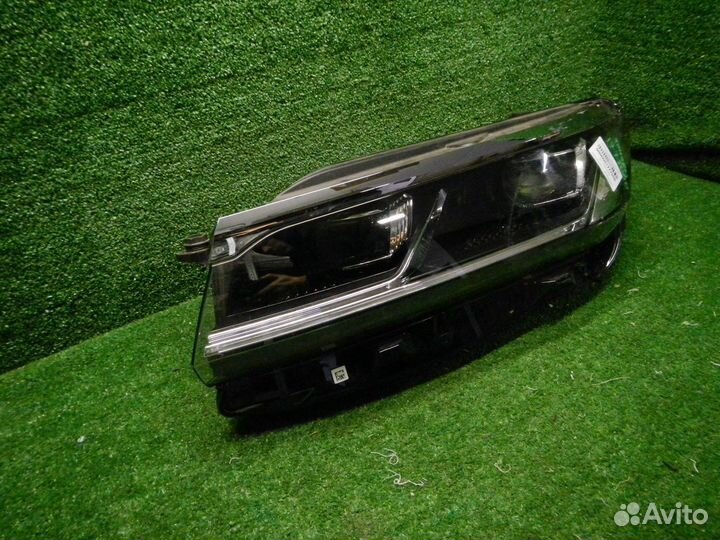 Фара левая Volkswagen Touareg