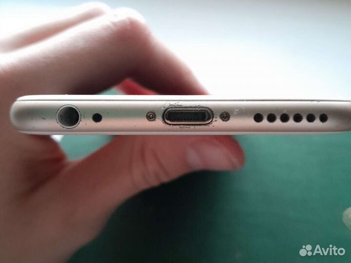 Телефон iPhone 6s