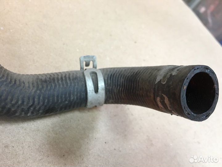 Патрубок радиатора печки Renault Logan 2