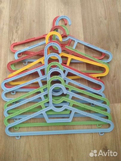 Вешалки детские 14шт