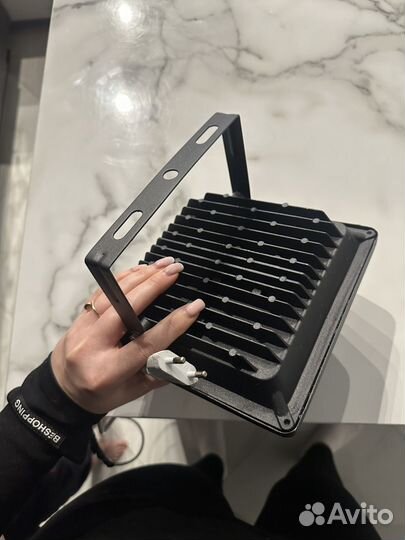 Светодиодный прожектор