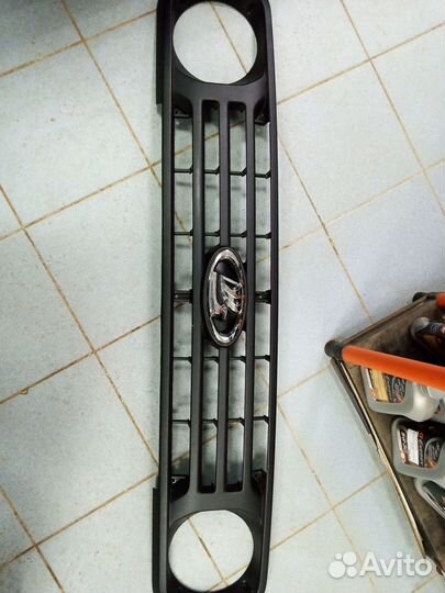 Решетка облицовки радиатора ваз-21214