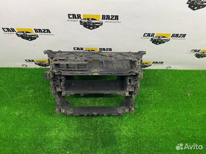 Кронштейн (крепление) Audi A4 B5 8D858005M