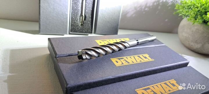 Шариковая ручка DeWalt в виде бура