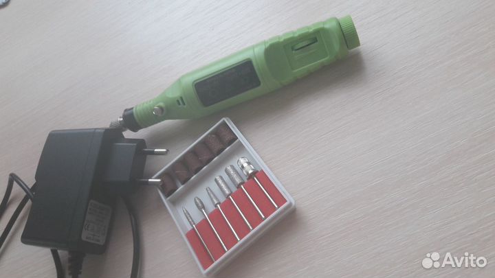 Продам лампу для маникюра