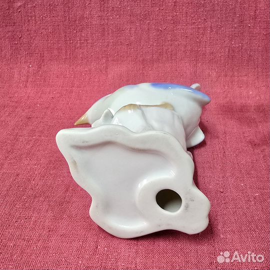 Фарфоровая статуэтка птички