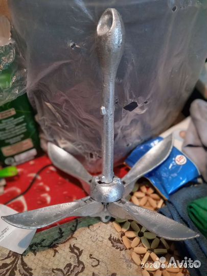 Якорь для лодки