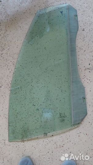 Стекло передней правой двери Форд Фокус 2