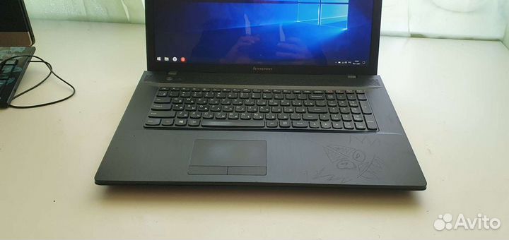 Большой lenovo 17.3