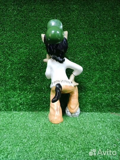 Статуэтка волк с мячом ну погоди СССР