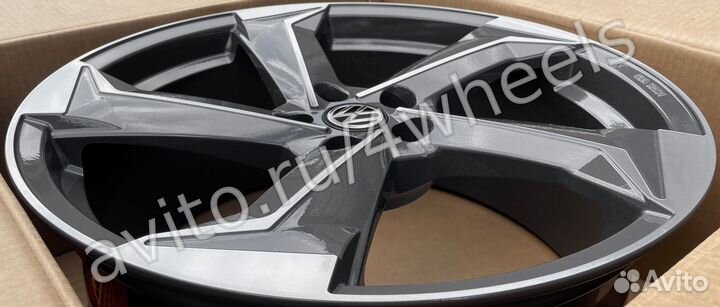 Диски на Volkswagen Touareg R20