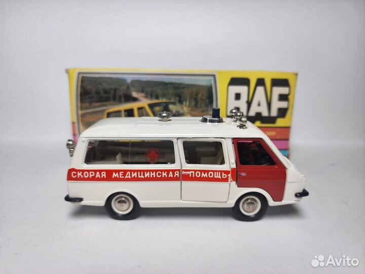 Раф 2203 А27 скорая помощь СССР 1:43