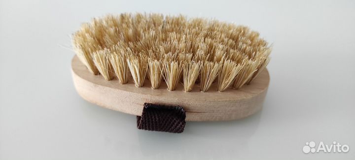 Антицеллюлитная щетка для сухого массажа