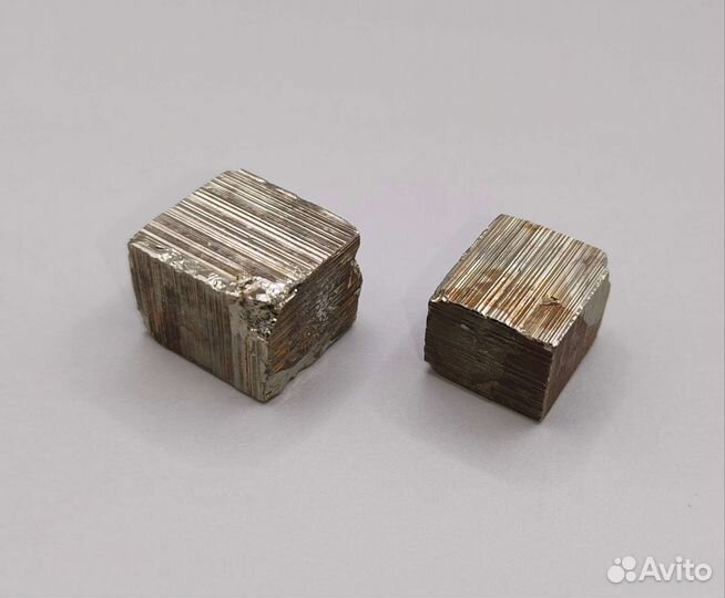 Набор: кубики пирита (2 шт), Россия / Минералы