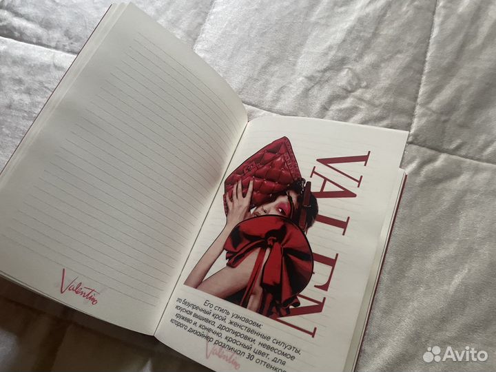 Красный блокнот valentino брендовый