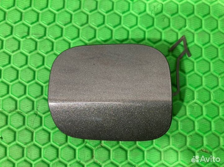 Заглушка буксировочного крюка передняя правая