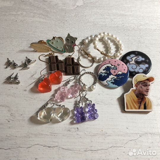 Серьги, значки, кольца