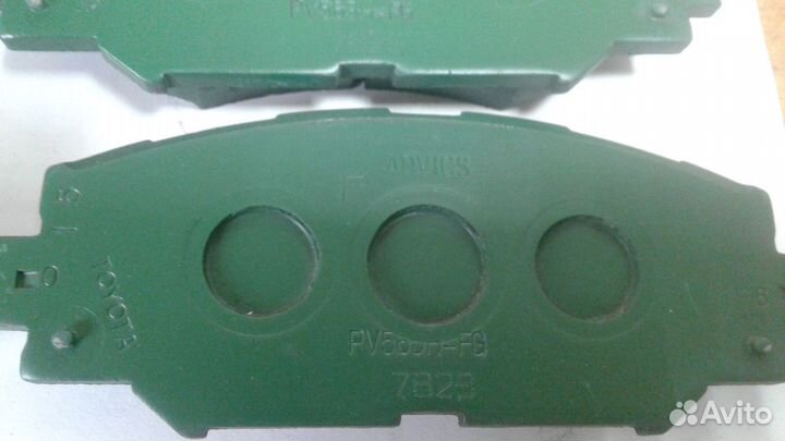 Колодки тормозные передние Тойота Аурис / Корола