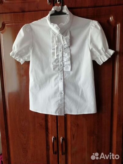 Блузка белая