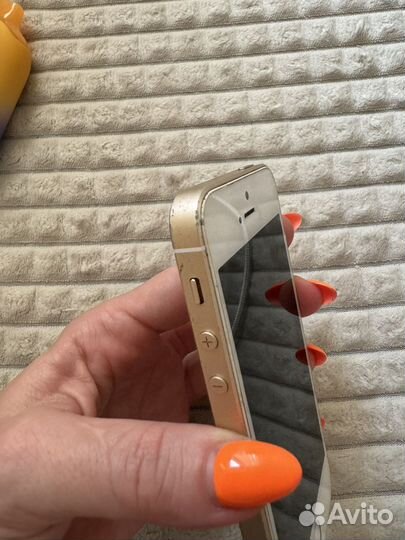 iPhone SE, 32 ГБ
