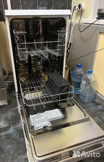 Посудомоечная машина Electrolux 45см