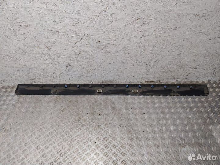 Б/У Накладка на порог Следы от саморезов