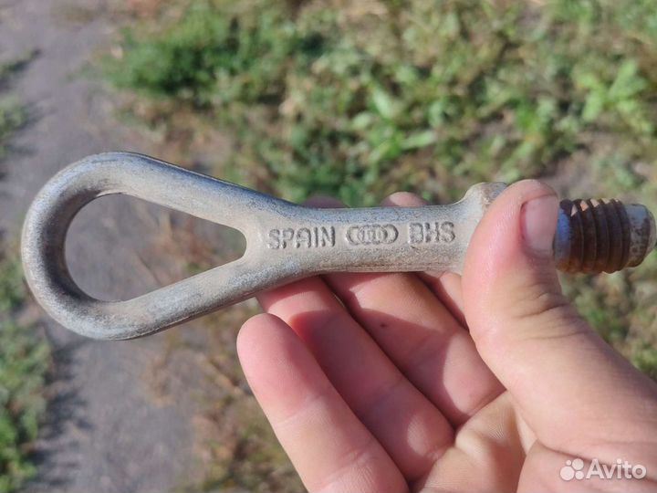 Буксировочная петля ауди а6 с5