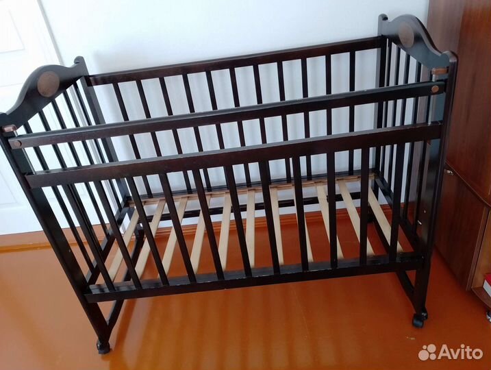 Детская кровать с матрасом