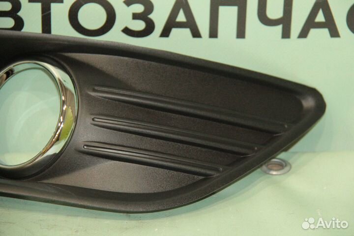 Рамка птф правая Ford Focus 2008 - 2011