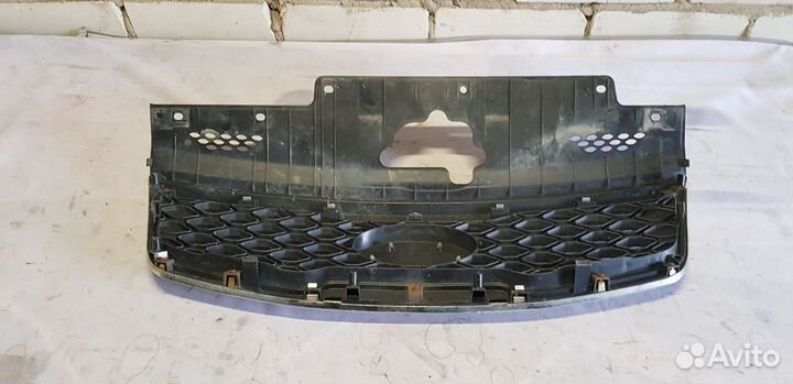 Kia Rio 2 Решетка Радиатора