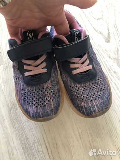 Кроссовки для девочки р30
