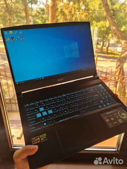 Ноутбук MSI Bravo 15 C7VE