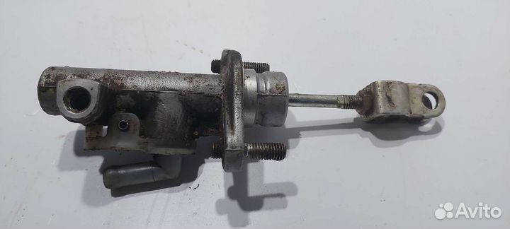 Главный цилиндр сцепления Mitsubishi Lancer 9