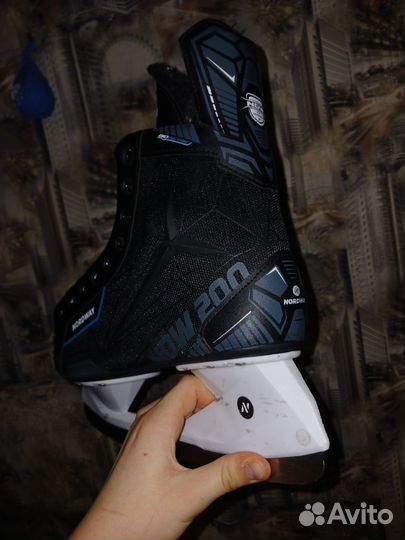 Коньки хоккейные