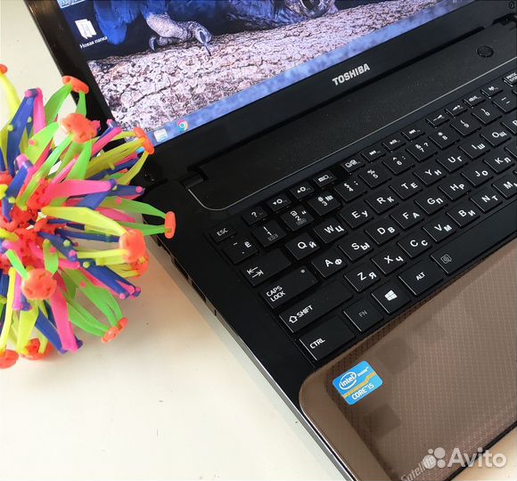 Ноутбук Toshiba i5/4 ядра/танки тянет