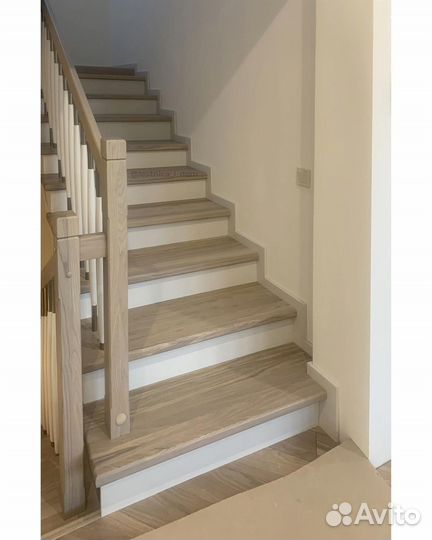 Ступени для лестниц и другие комплектующие О