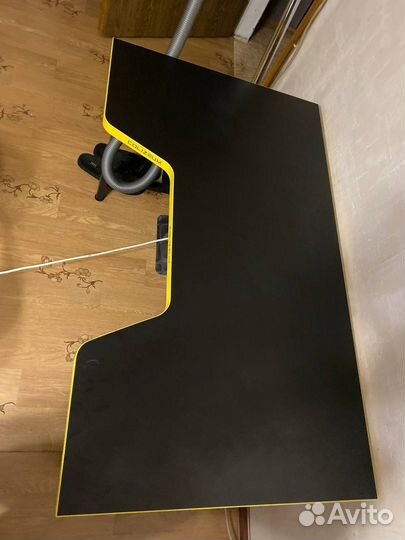 Стол компьютерный colizeum