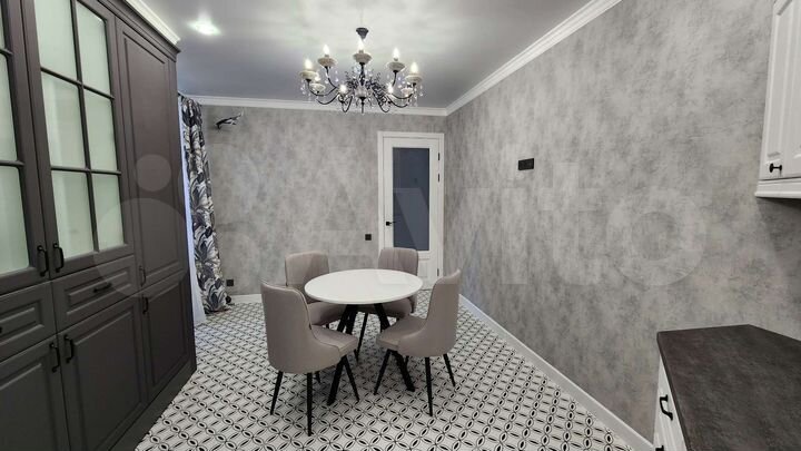 3-к. квартира, 84 м², 14/18 эт.