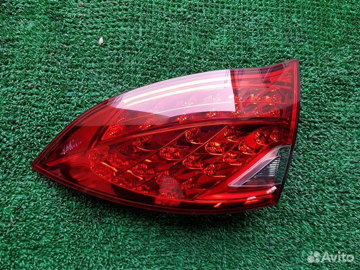 Стоп-сигнал прав. Porsche Cayenne