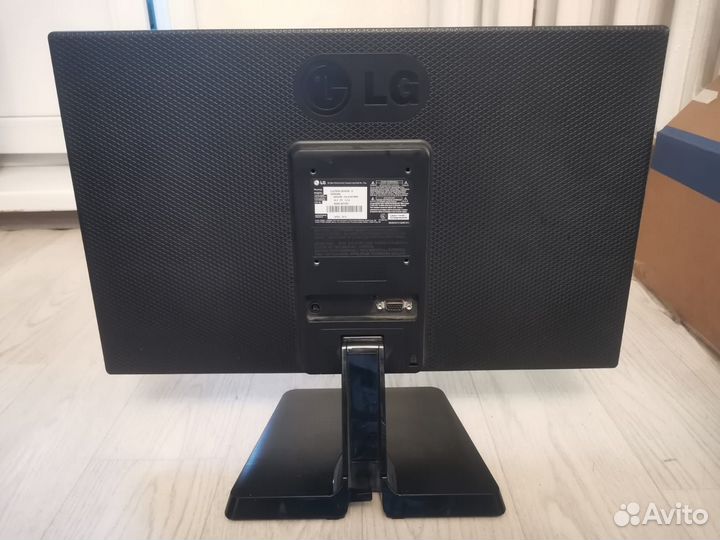 Монитор LG LED 20 дюймов