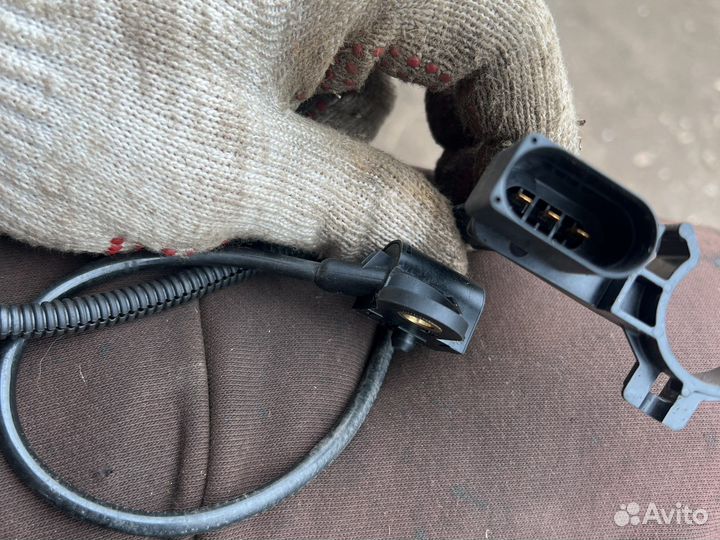 Датчик распредвала VAG 03L907601