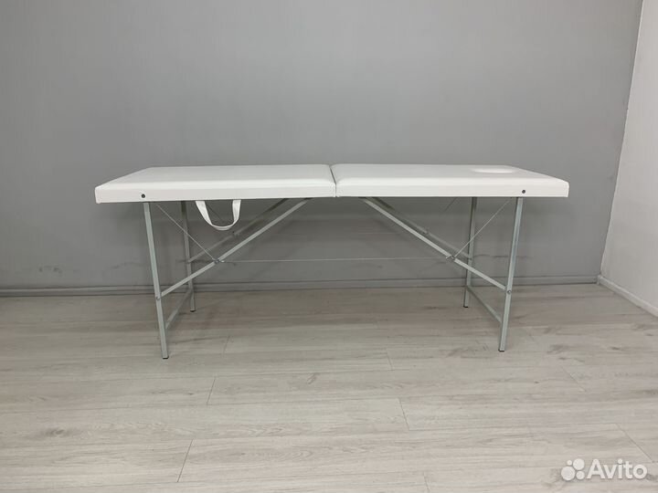 Кушетка с вырезом для лица