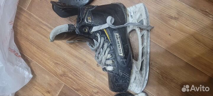 Коньки хоккейные