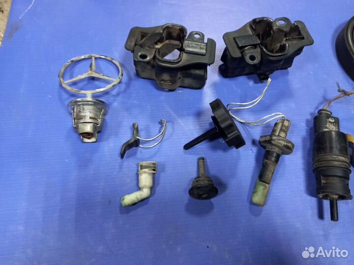 Замок капота Mercedes benz w203 c320